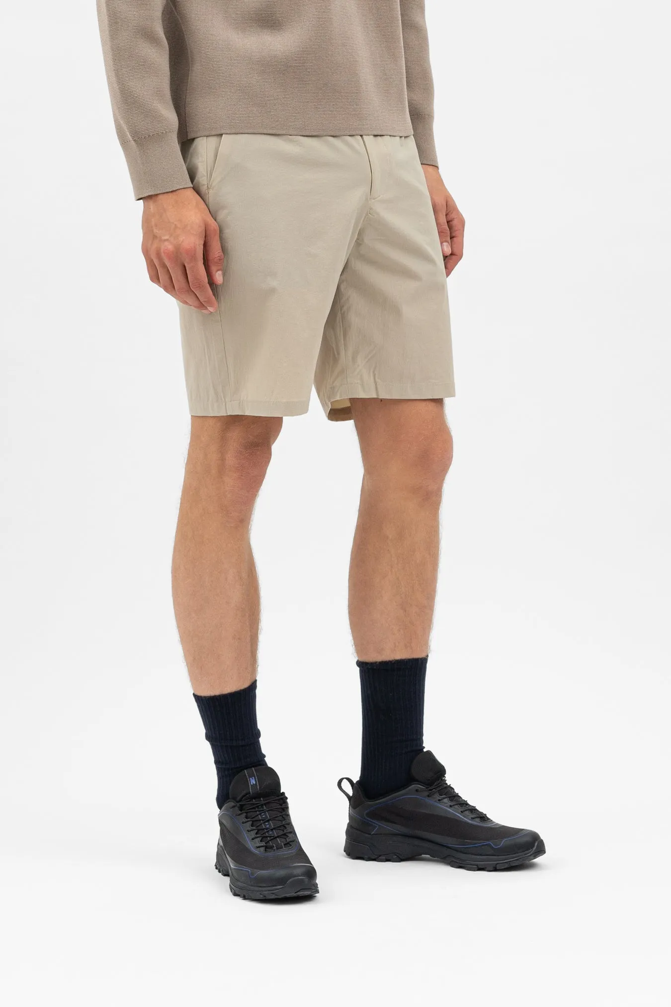 Aaren Travel Light Short Light Khaki