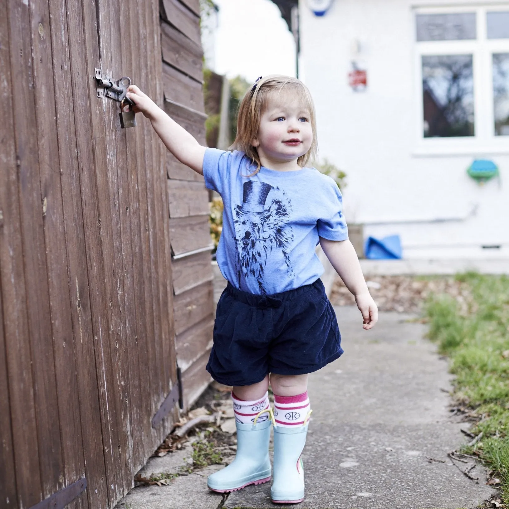 The Magical Pooch - Kids T-shirt - Heather Green