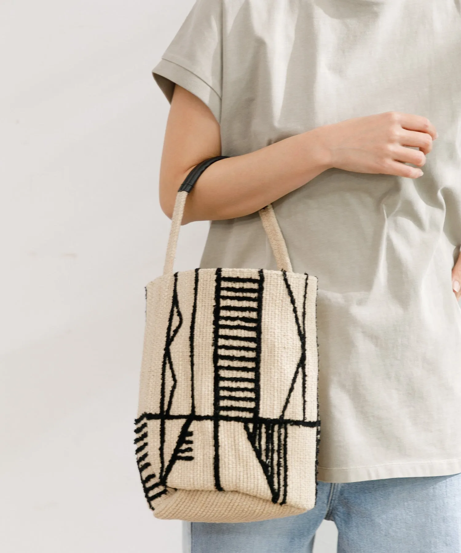 【WOMEN】beej Busket bag ladder